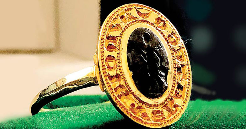 ടിന്നിലടച്ച നിധി; ഉടമസ്ഥൻ അറിഞ്ഞത് എൺപതാം വയസ്സിൽ !, Medieval ring, Fourteenth century, Treasure, Manorama Online