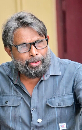 എന്ത്യേ ജോല്ലി കിട്ടീല്ലേ? പൂർണമല്ലാത്ത അറിവല്ല പൂർണമായ അറിവാണ് മലയാള മനോരമ.