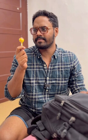 അച്ഛന്റെ വക മിന്നൽ പരിശോധന.ഇപ്പോൾ ഒരു സ്പെഷ്യൽ ഓഫറോടെ നിങ്ങൾക്ക് മലയാള മനോരമ വായിക്കാ.